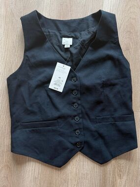 Black Button-Front Vest with Notch Hem